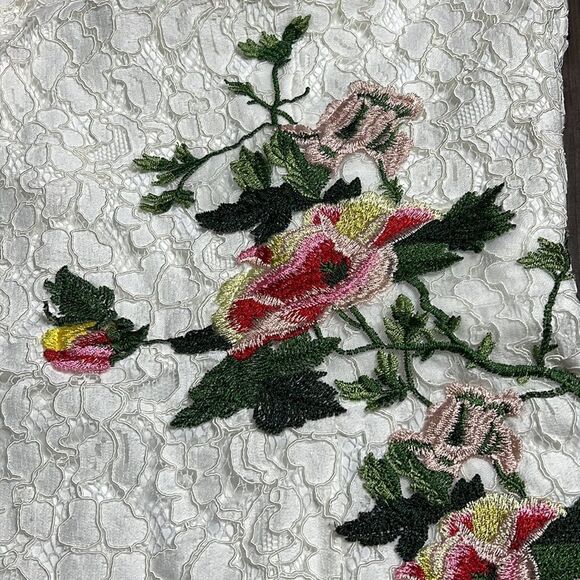 LITTLE Mistress London Floral Appliqué & Lace Cold Shoulder Midi Sheath Dress - Picture 5 of 10